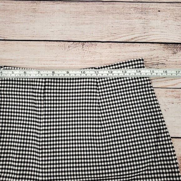 Urban Outfitters Plaid Women's Shorts High Rise Size 8 - Picture 6 of 6